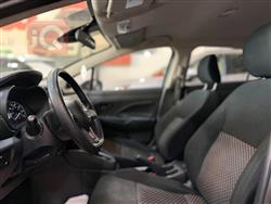 نيسان فيرسا